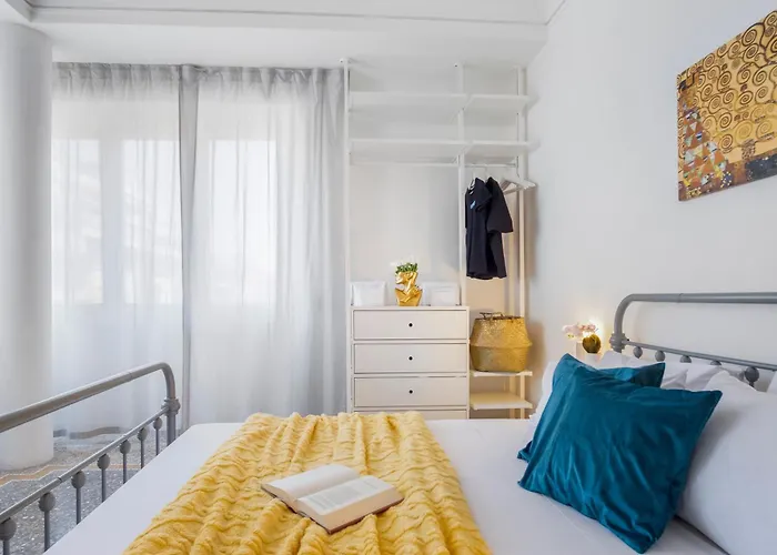 Artstay - Exclusive Near Metro B, Parking, Ac Apartment *